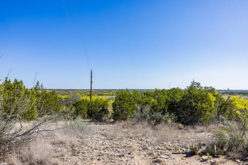 2050 W. 17th Street Brady, TX 76825