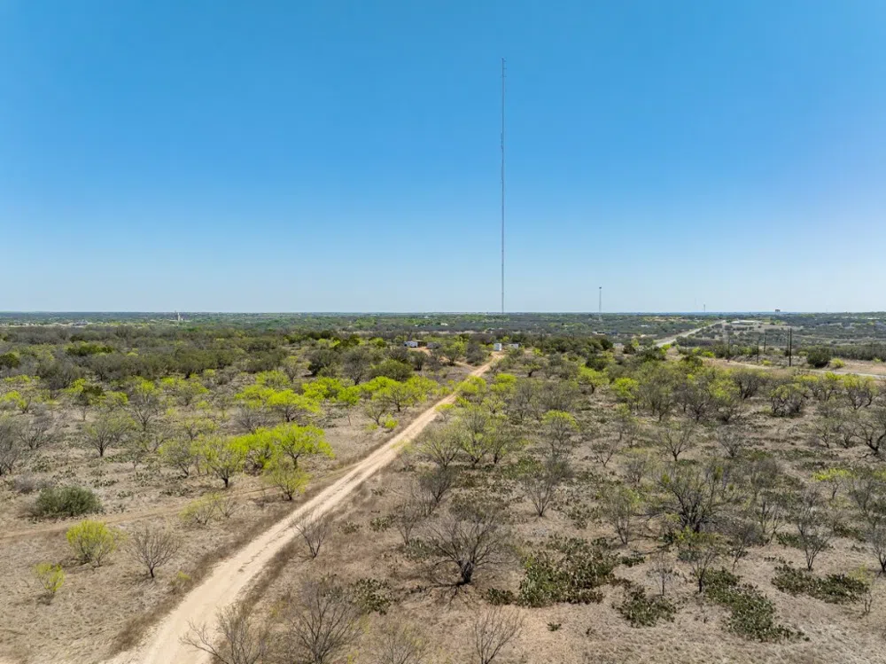 2050 W. 17th Street Brady, TX 76825