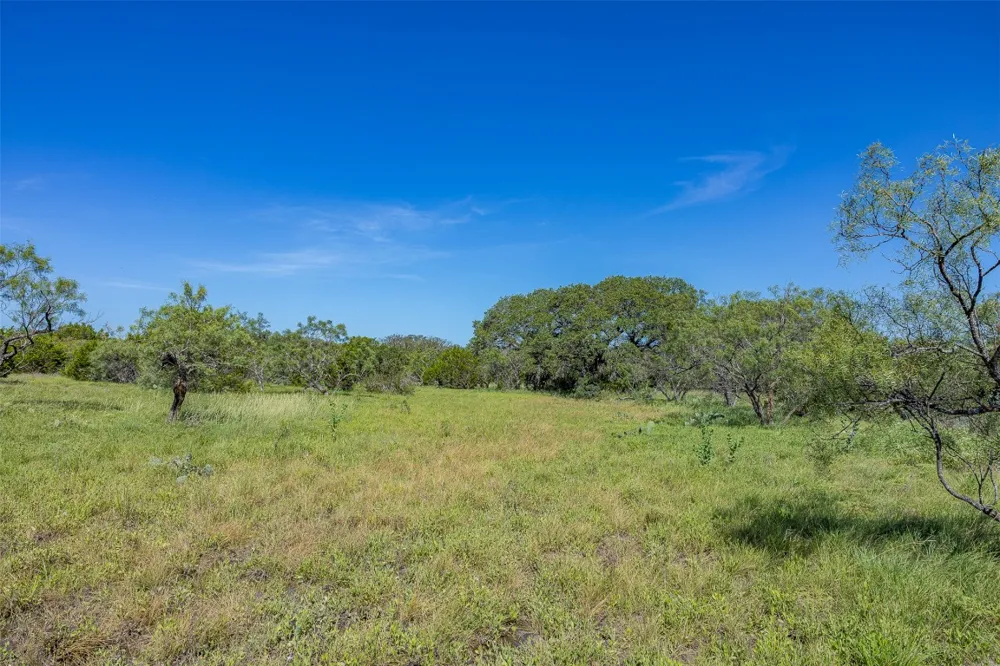 2050 W. 17th Street Brady, TX 76825