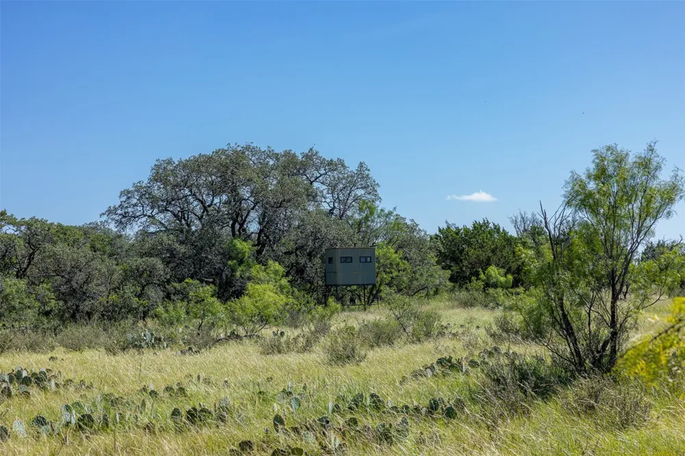 2050 W. 17th Street Brady, TX 76825
