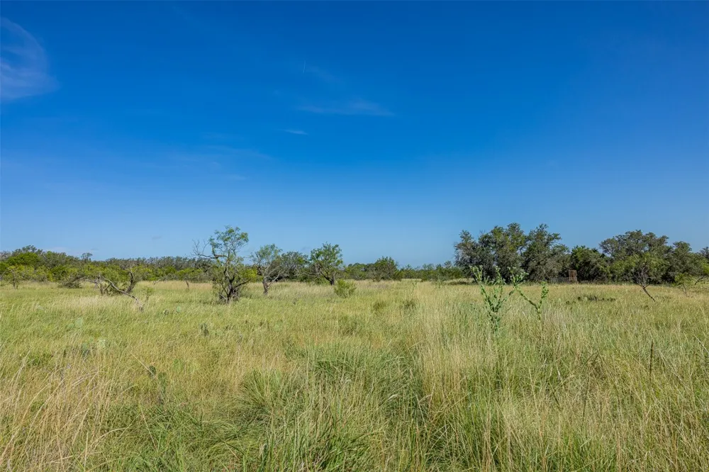 2050 W. 17th Street Brady, TX 76825