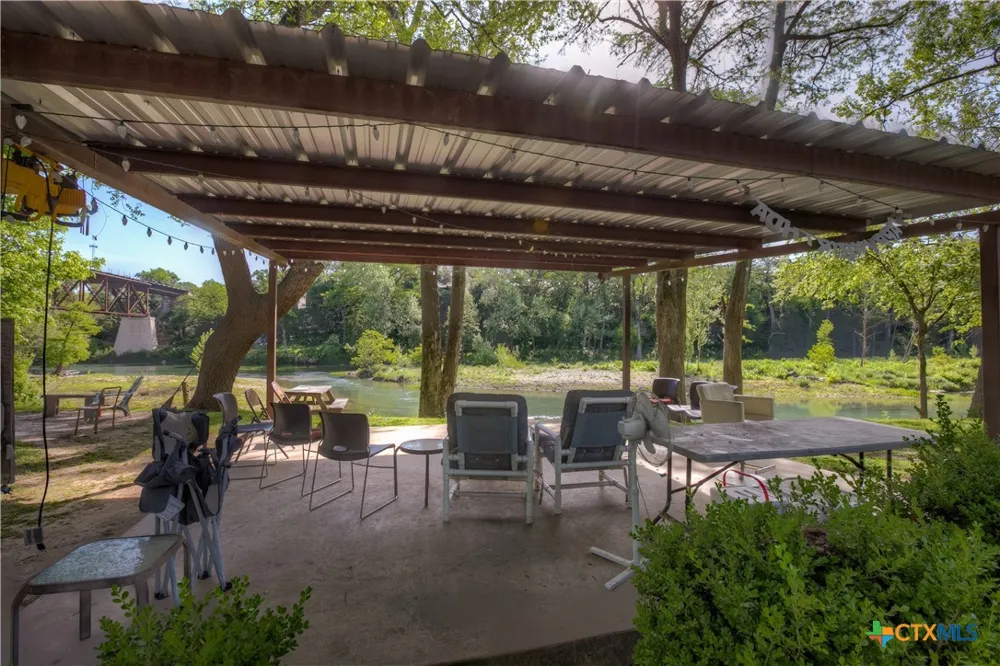1390 Ervendberg Avenue New Braunfels, TX 78130