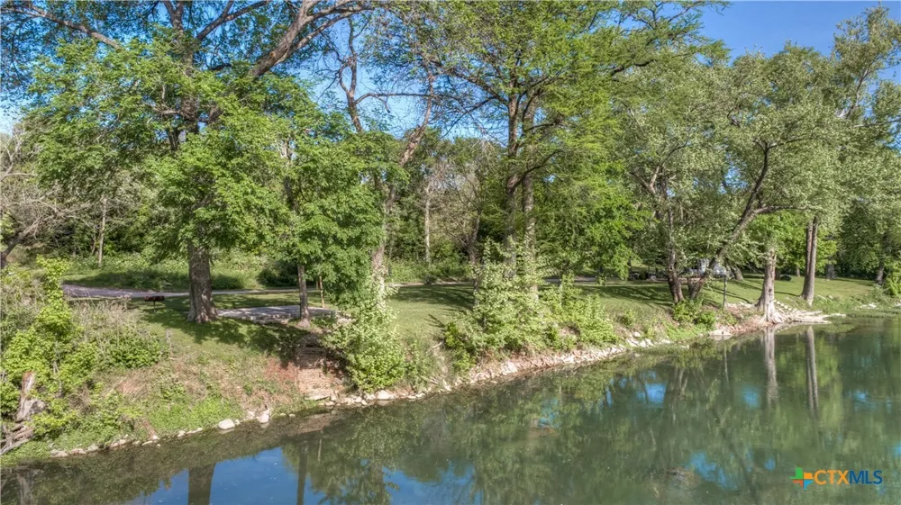 1390 Ervendberg Avenue New Braunfels, TX 78130