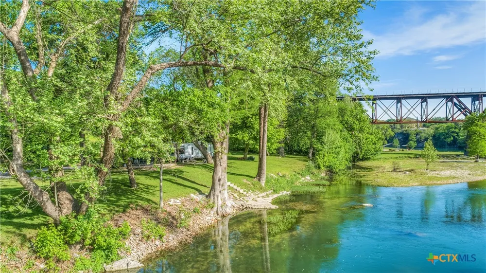 1390 Ervendberg Avenue New Braunfels, TX 78130