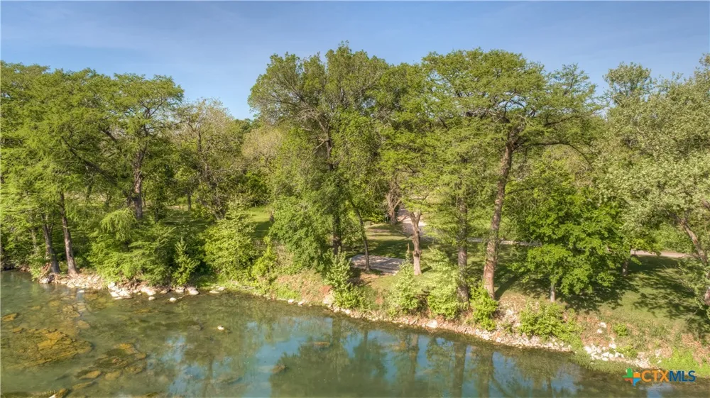 1390 Ervendberg Avenue New Braunfels, TX 78130