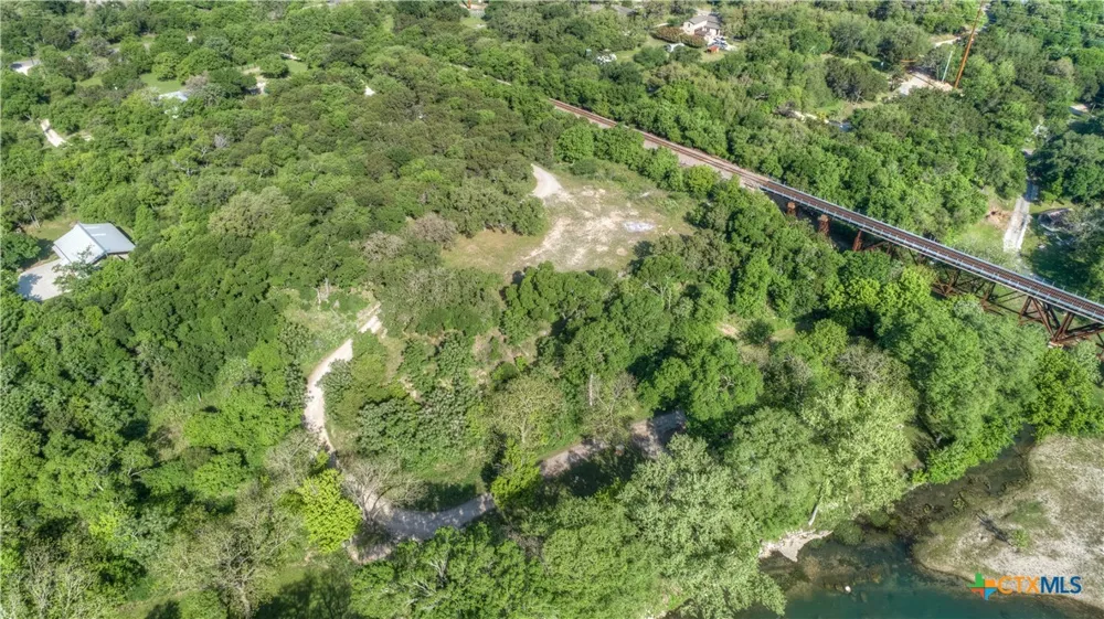 1390 Ervendberg Avenue New Braunfels, TX 78130