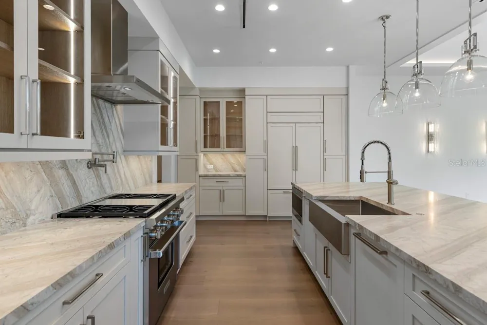 10300 WINTER SPARKLE CIRCLE Golden Oak, FL 32836