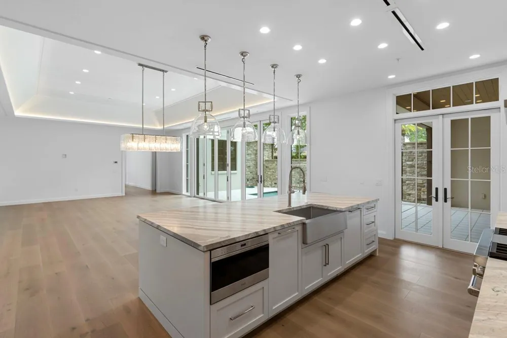 10300 WINTER SPARKLE CIRCLE Golden Oak, FL 32836