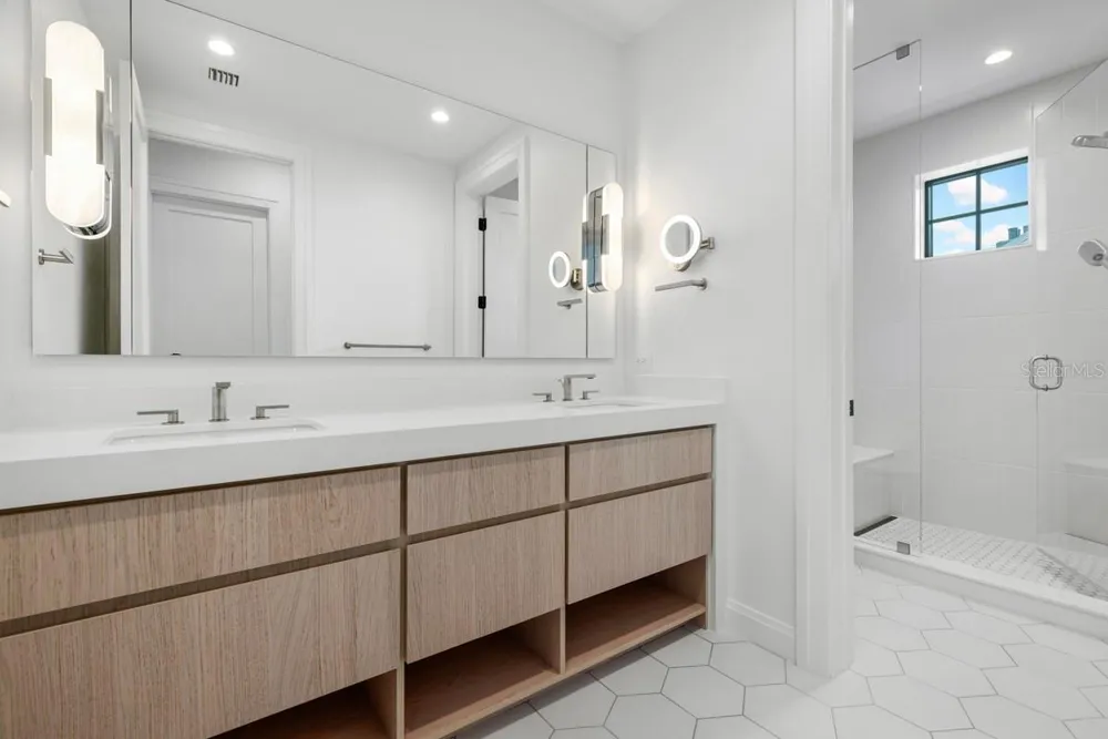 10300 WINTER SPARKLE CIRCLE Golden Oak, FL 32836