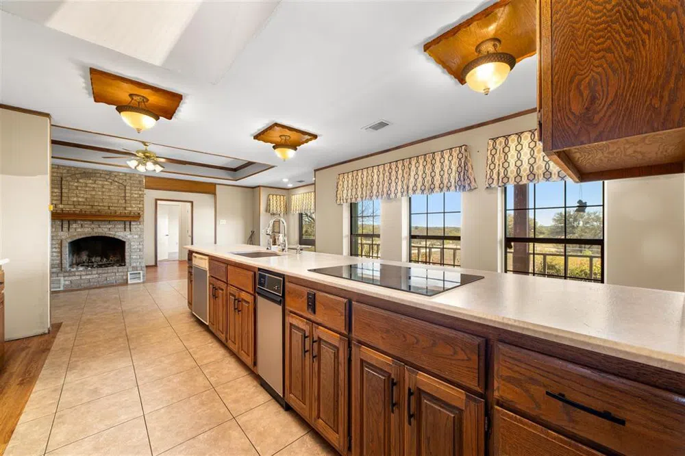 8301 County Road 351 Blanket, TX 76432
