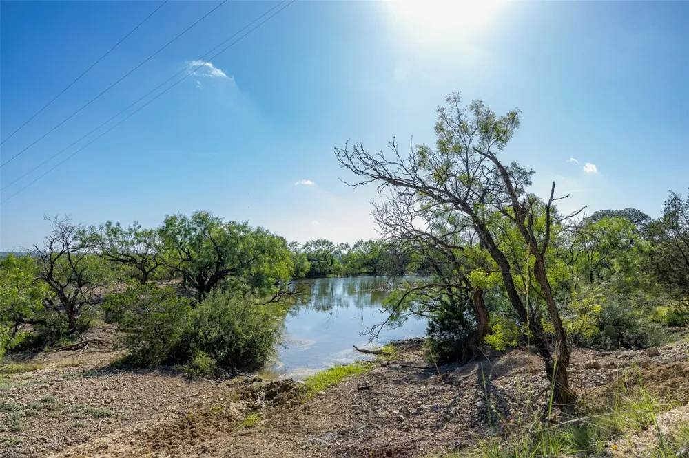 1 W 17th Street Brady, TX 76825