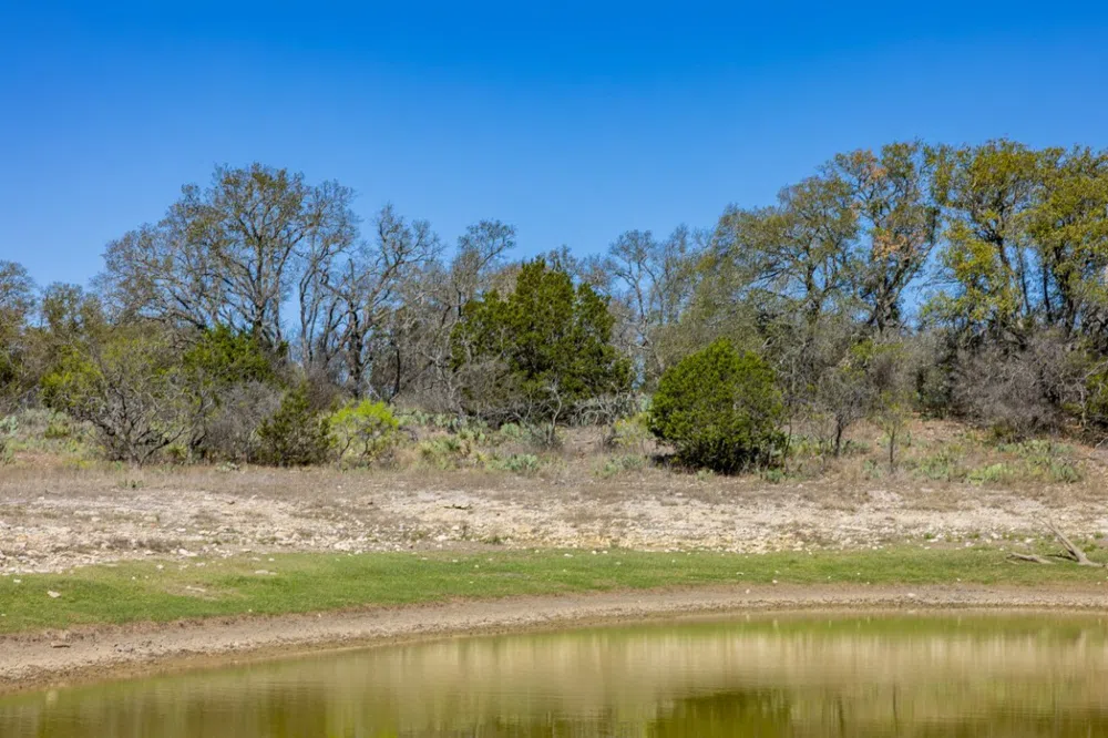 2 W 17th Street Brady, TX 76825