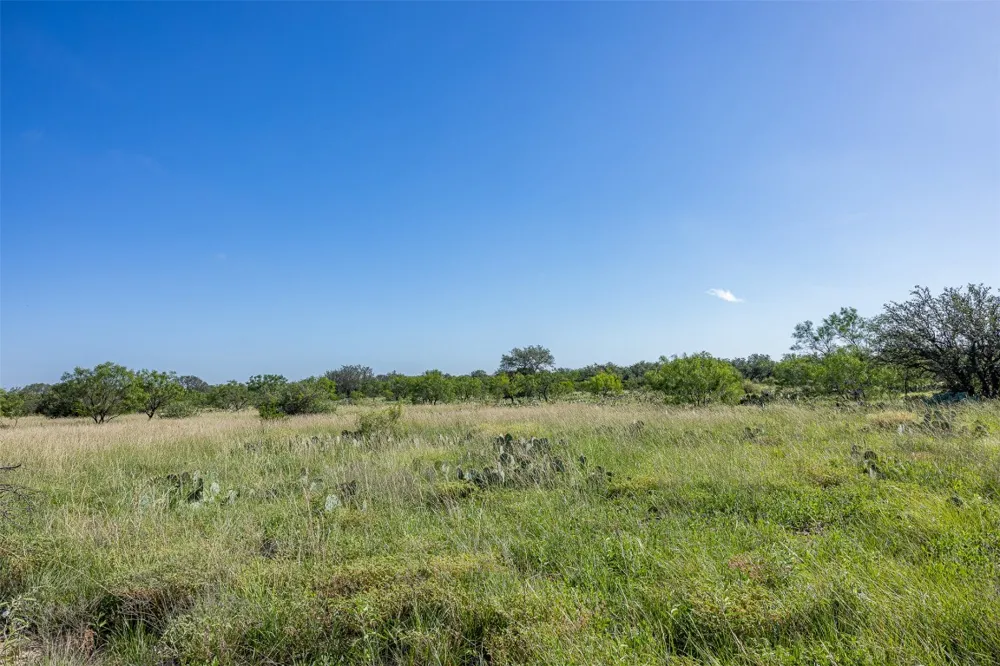 2 W 17th Street Brady, TX 76825