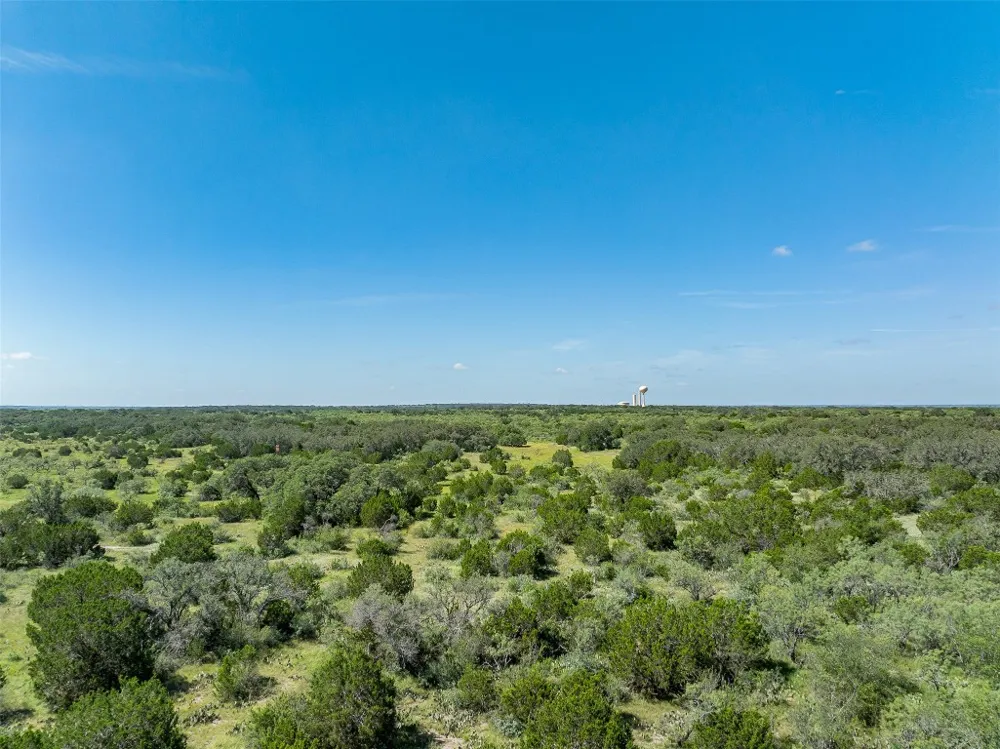 2 W 17th Street Brady, TX 76825