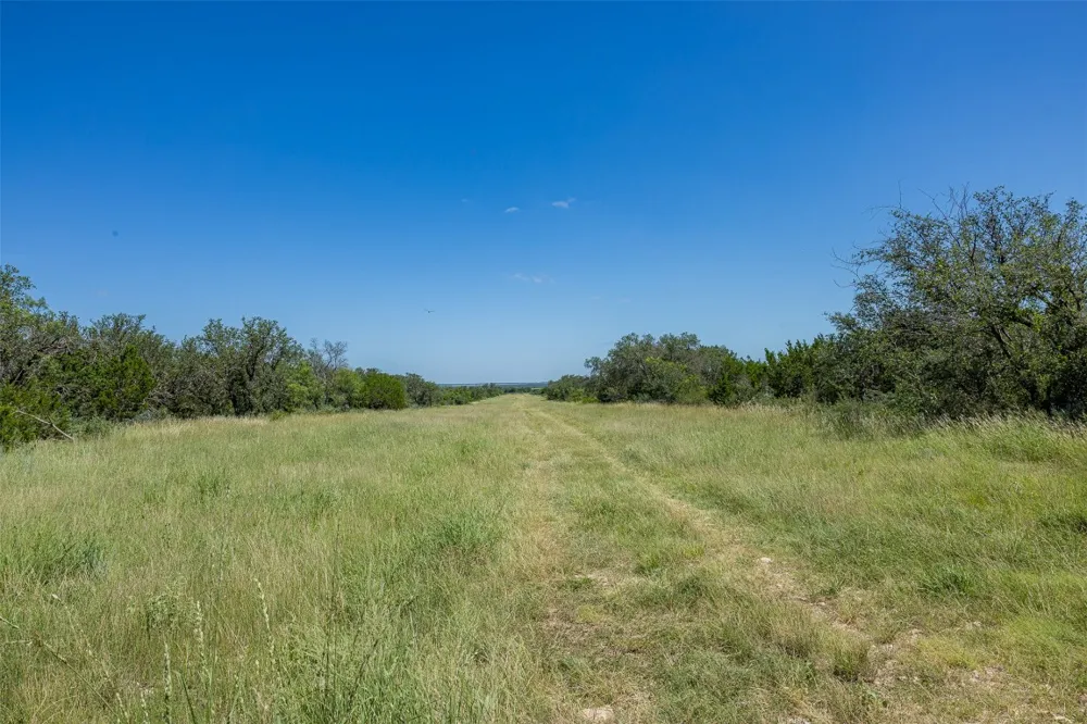 2 W 17th Street Brady, TX 76825