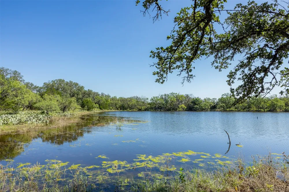 2 W 17th Street Brady, TX 76825