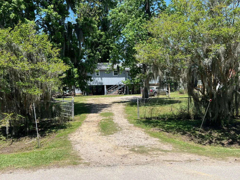 1813 County Road 1333 Liberty, TX 77575