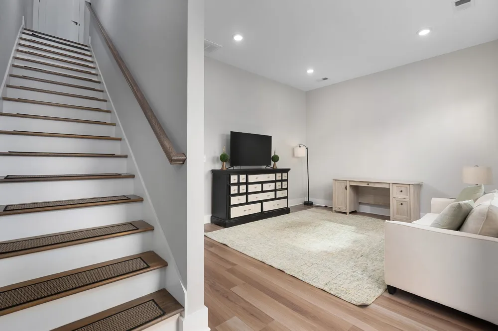 737 Burnside Place Chattanooga, TN 37408