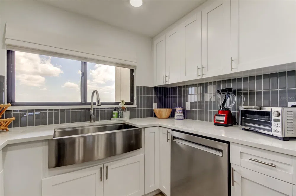 1290 GULF BOULEVARD #1102 Clearwater Beach, FL 33767