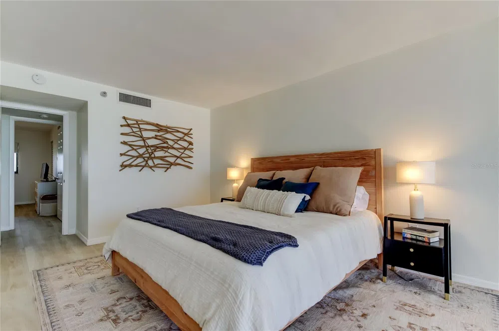 1290 GULF BOULEVARD #1102 Clearwater Beach, FL 33767