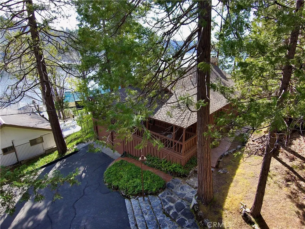 39121 Lake Drive Bass Lake, CA 93604