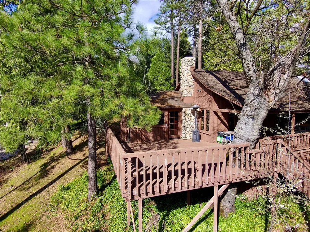 39121 Lake Drive Bass Lake, CA 93604