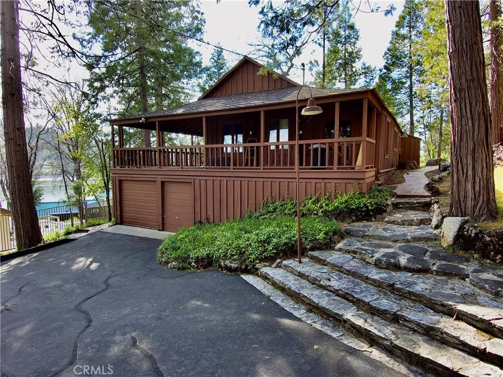 39121 Lake Drive Bass Lake, CA 93604
