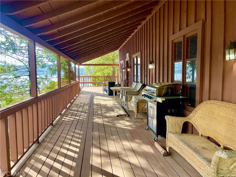 39121 Lake Drive Bass Lake, CA 93604