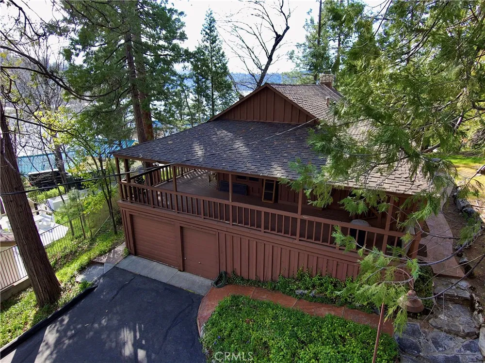 39121 Lake Drive Bass Lake, CA 93604