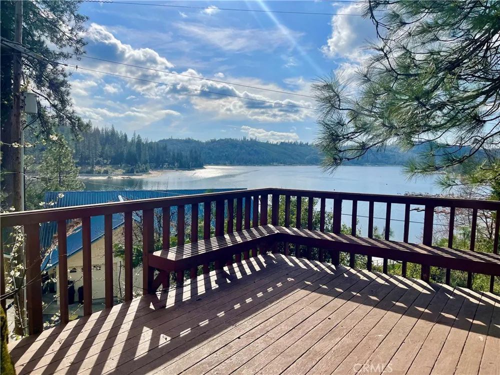 39121 Lake Drive Bass Lake, CA 93604