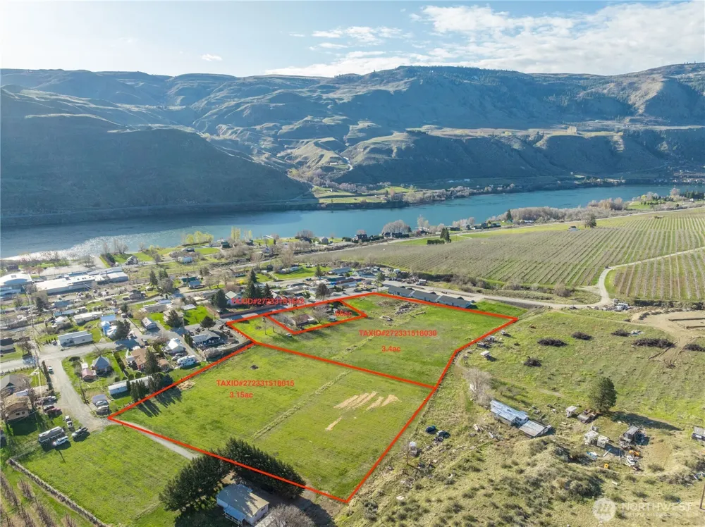 123 Chelan Falls Chelan Falls, WA 98817