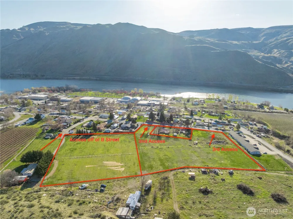 123 Chelan Falls Chelan Falls, WA 98817