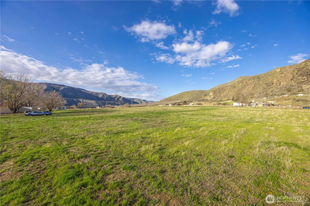 123 Chelan Falls Chelan Falls, WA 98817