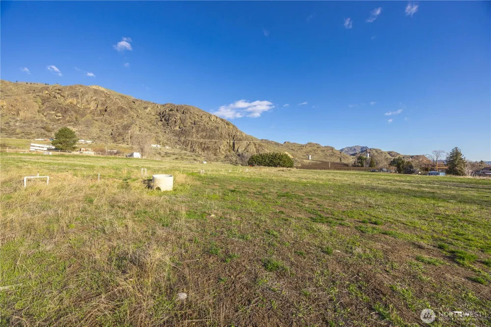 123 Chelan Falls Chelan Falls, WA 98817