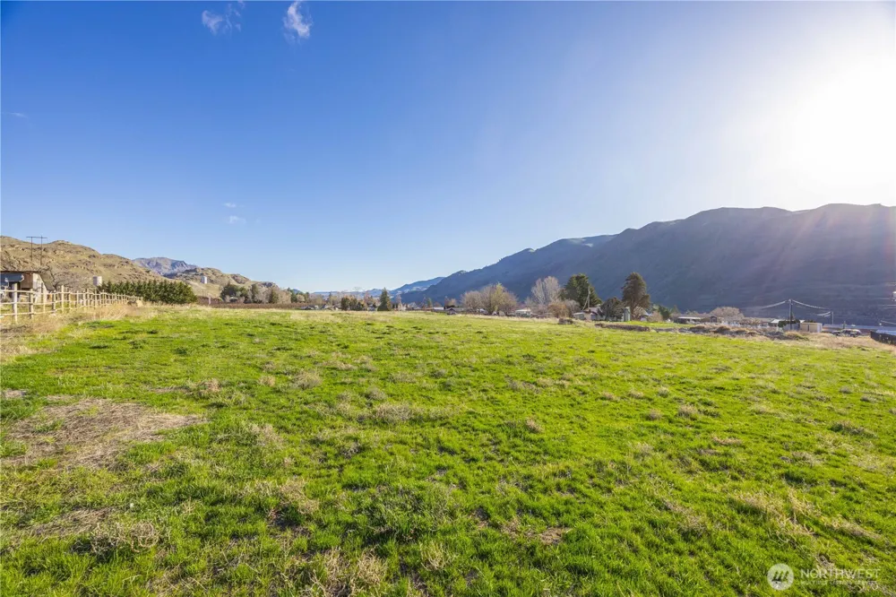 123 Chelan Falls Chelan Falls, WA 98817