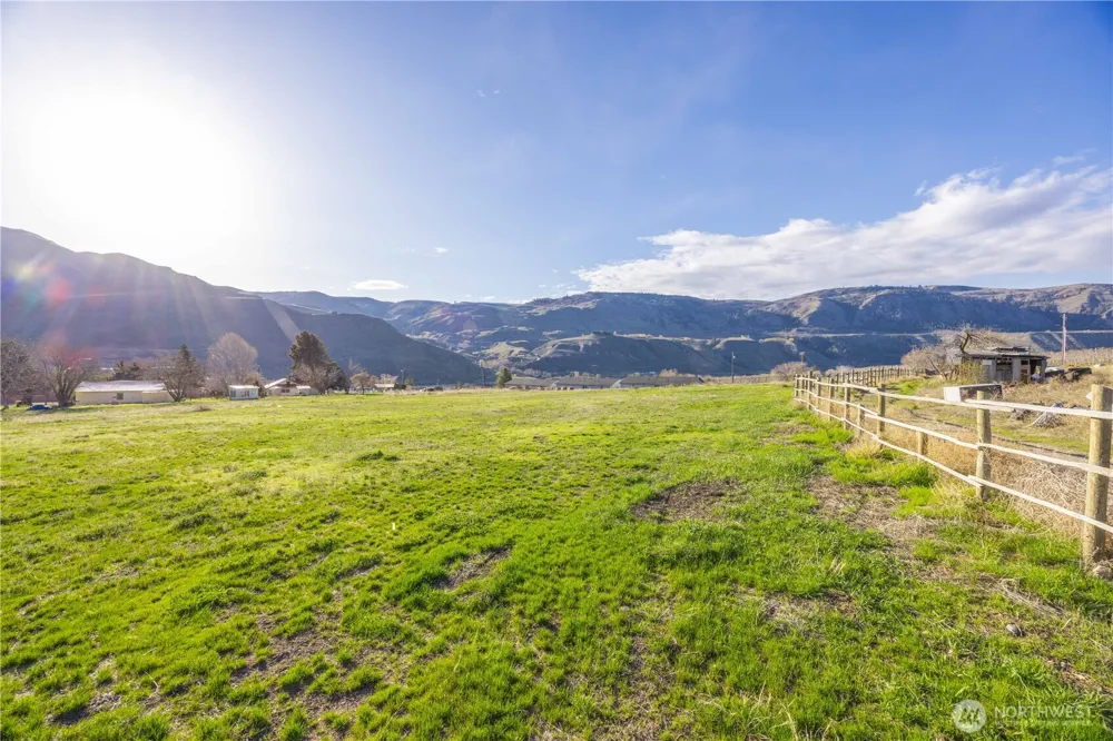 123 Chelan Falls Chelan Falls, WA 98817