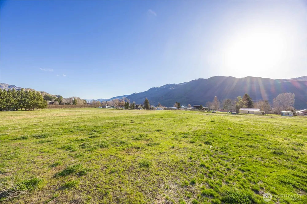 123 Chelan Falls Chelan Falls, WA 98817