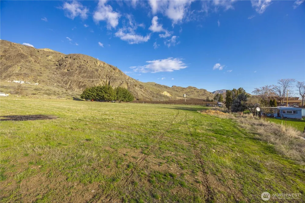 123 Chelan Falls Chelan Falls, WA 98817