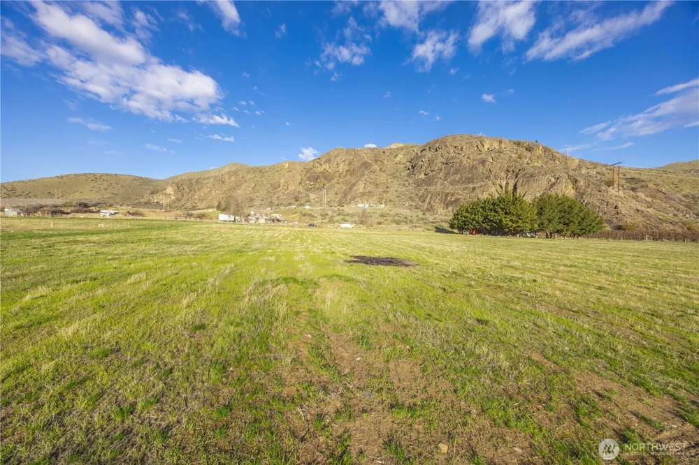 123 Chelan Falls Chelan Falls, WA 98817