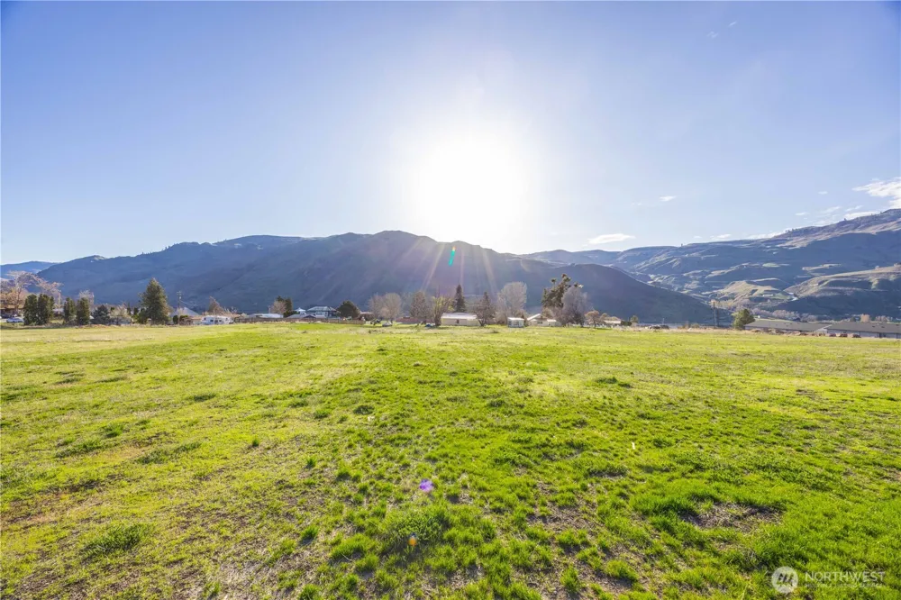 123 Chelan Falls Chelan Falls, WA 98817