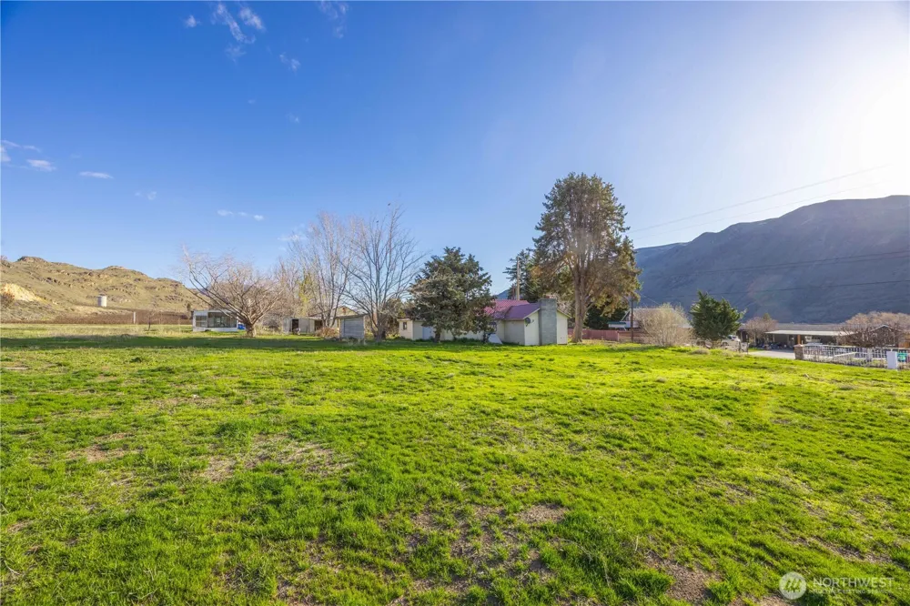 123 Chelan Falls Chelan Falls, WA 98817