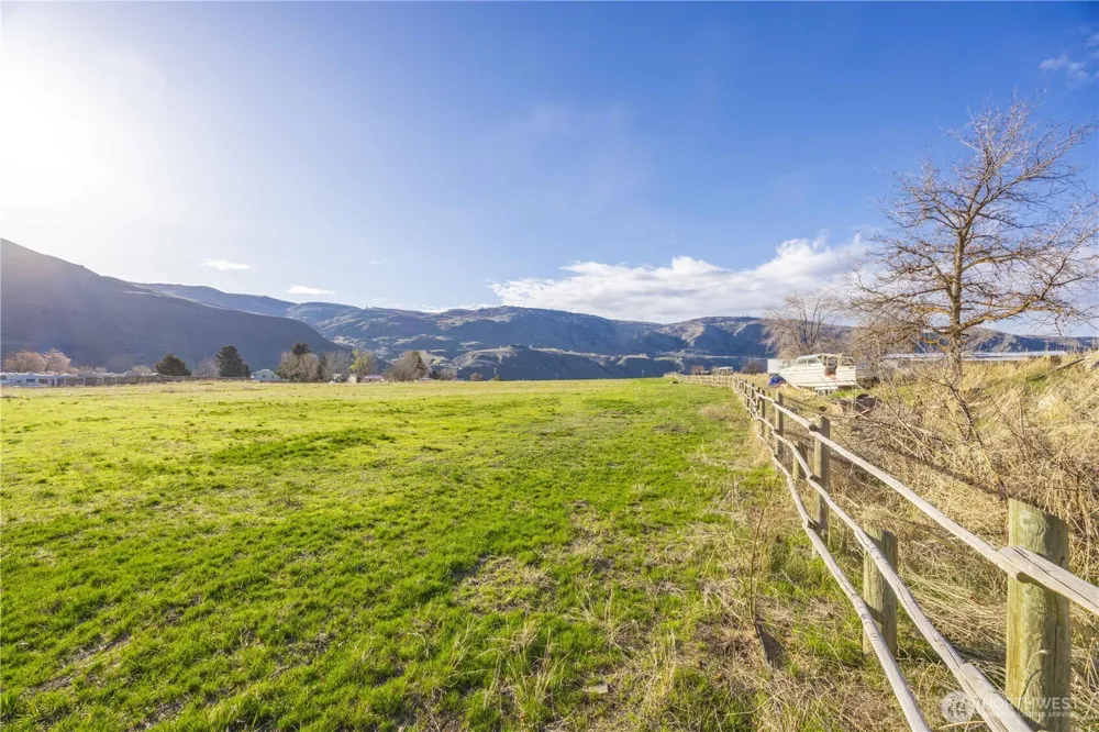 123 Chelan Falls Chelan Falls, WA 98817