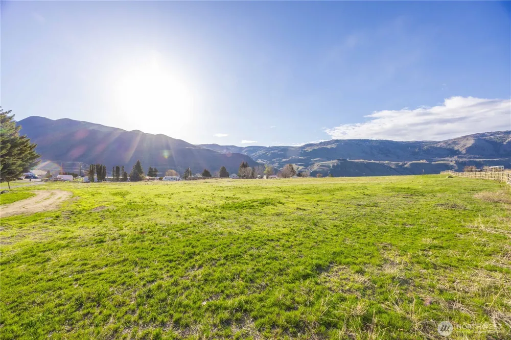 123 Chelan Falls Chelan Falls, WA 98817