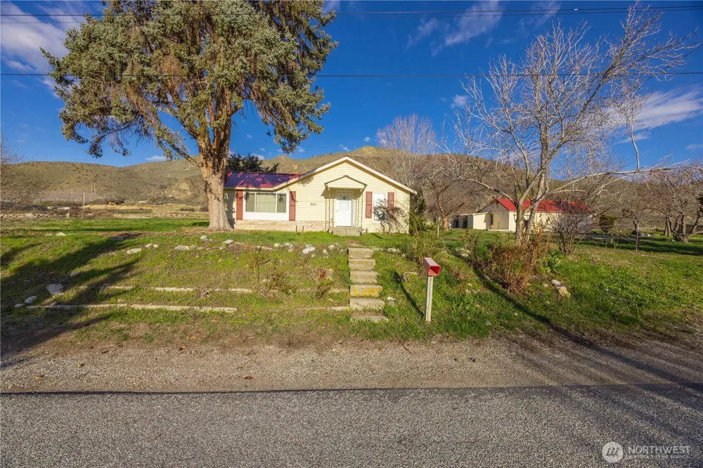 123 Chelan Falls Chelan Falls, WA 98817