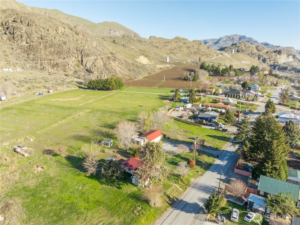 123 Chelan Falls Chelan Falls, WA 98817