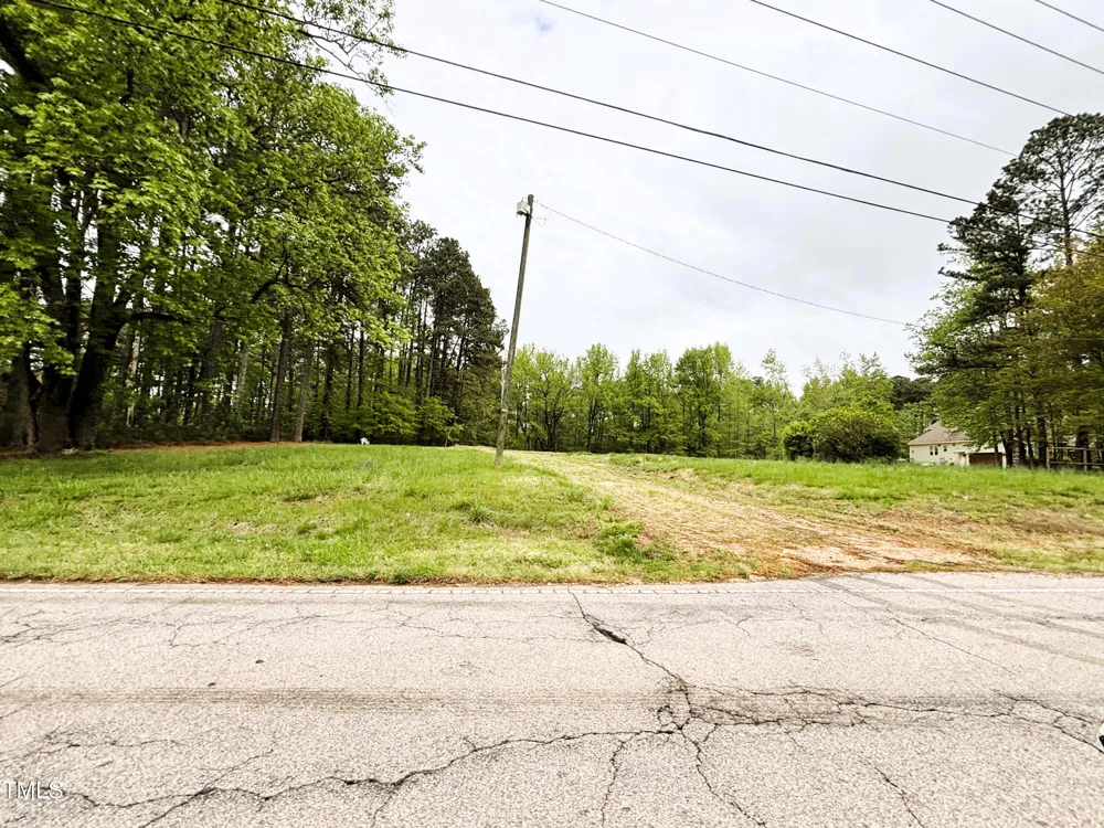1712 Avent Ferry Road Holly Springs, NC 27540
