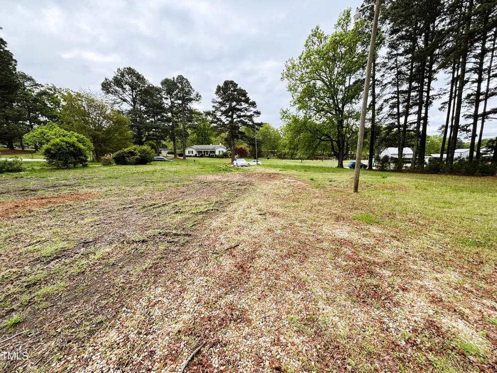 1712 Avent Ferry Road Holly Springs, NC 27540