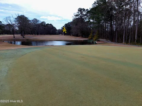 461 Country Club Drive W