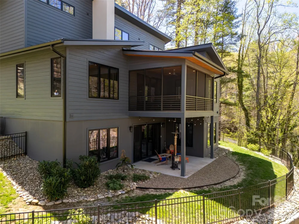 42 Spring Cove Road Asheville, NC 28804