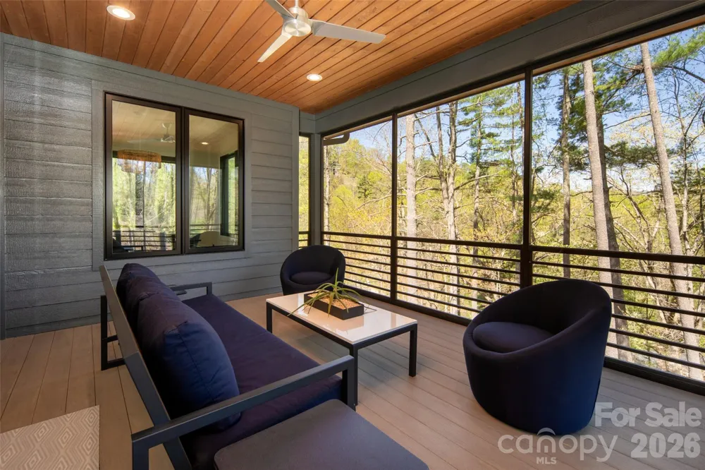 42 Spring Cove Road Asheville, NC 28804
